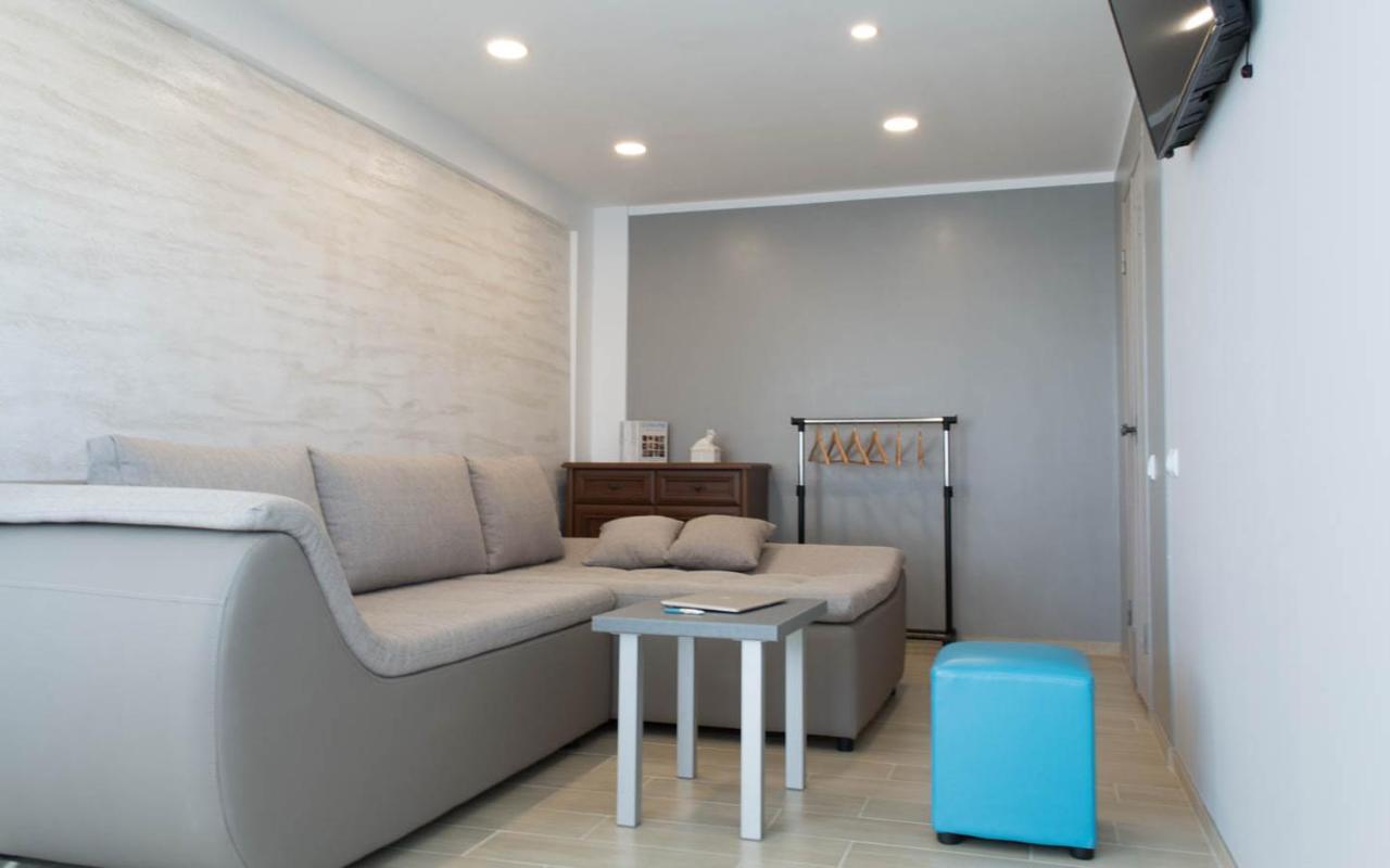 Cozy 2-Room Apartment On Zhvanetsky Boulevard Odessa Buitenkant foto
